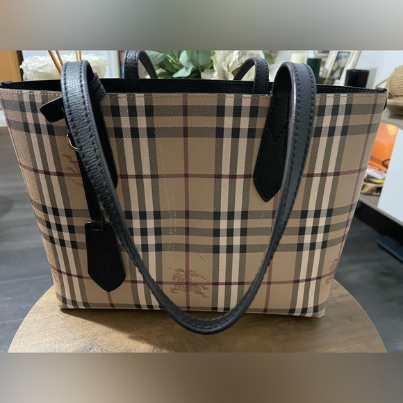 Burberry Reversible leather tote - Picture 4 of 7